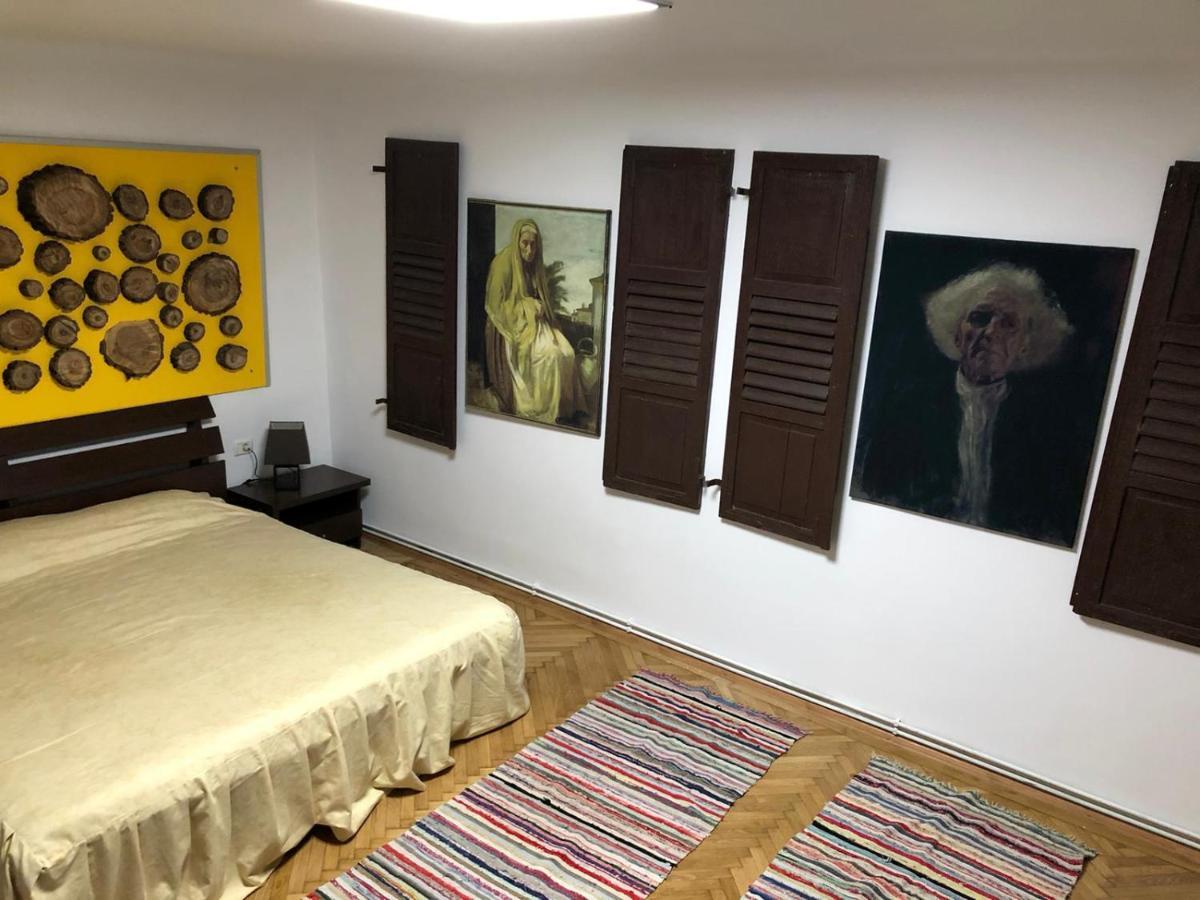 Garsoniera Centru Brasov Lägenhet Exteriör bild