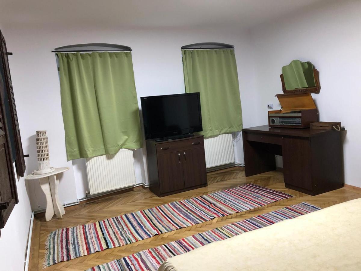 Garsoniera Centru Brasov Lägenhet Exteriör bild